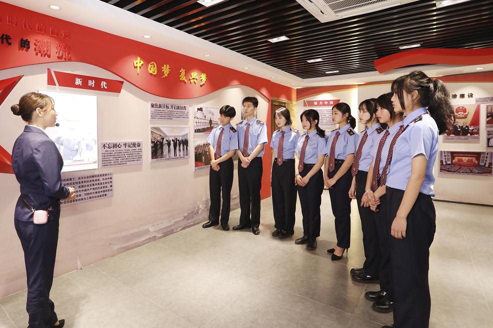 南昌向遠軌道技術(shù)學(xué)校開展職教宣傳月系列活動之技能展示