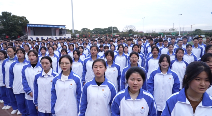 南昌向遠軌道技術(shù)學校“團心永向黨 青春譜華章”2023年下半年新團員入團儀式