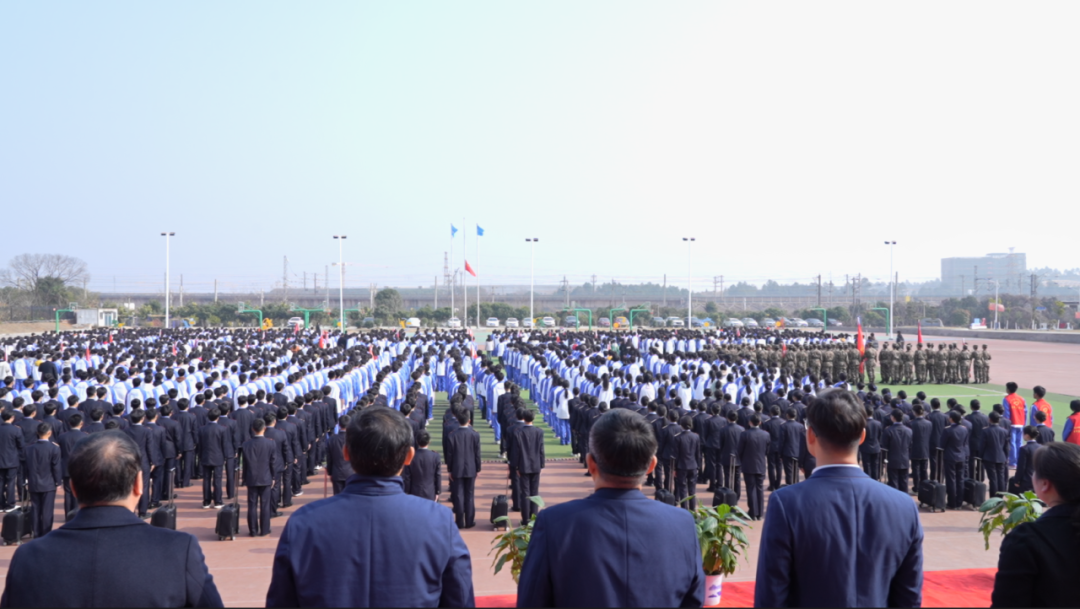 南昌向遠(yuǎn)軌道技術(shù)學(xué)校舉行2023年度學(xué)生技能競(jìng)賽暨國(guó)家獎(jiǎng)學(xué)金表彰大會(huì)