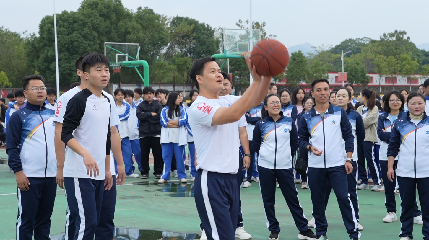 熱烈祝賀南昌向遠軌道技術(shù)學校第十七屆運動會圓滿閉幕