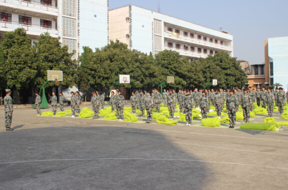 南昌向遠軌道技術學校2016春季軍訓